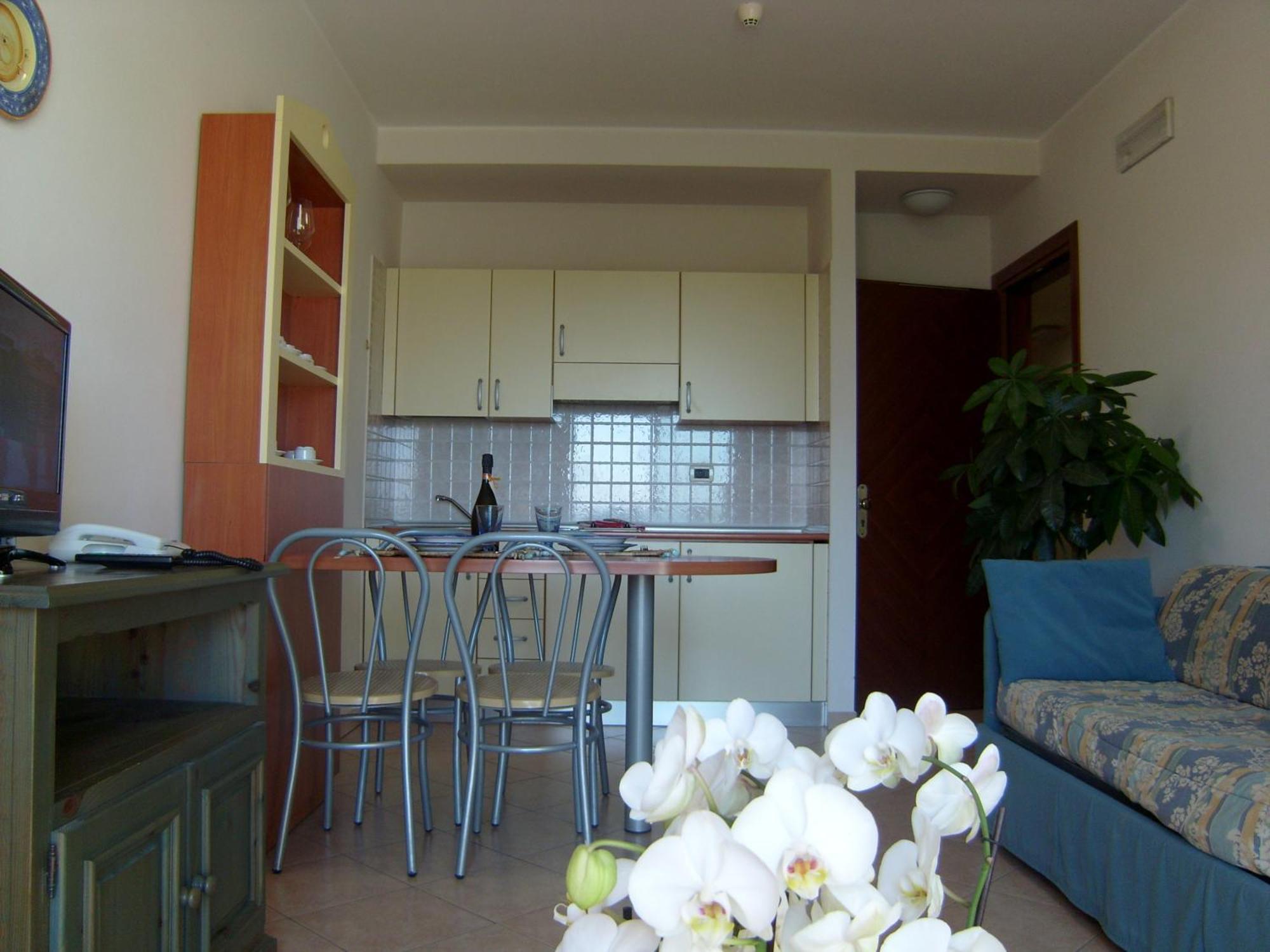 Residence Torre Del Mar Alba Adriatica Zimmer foto