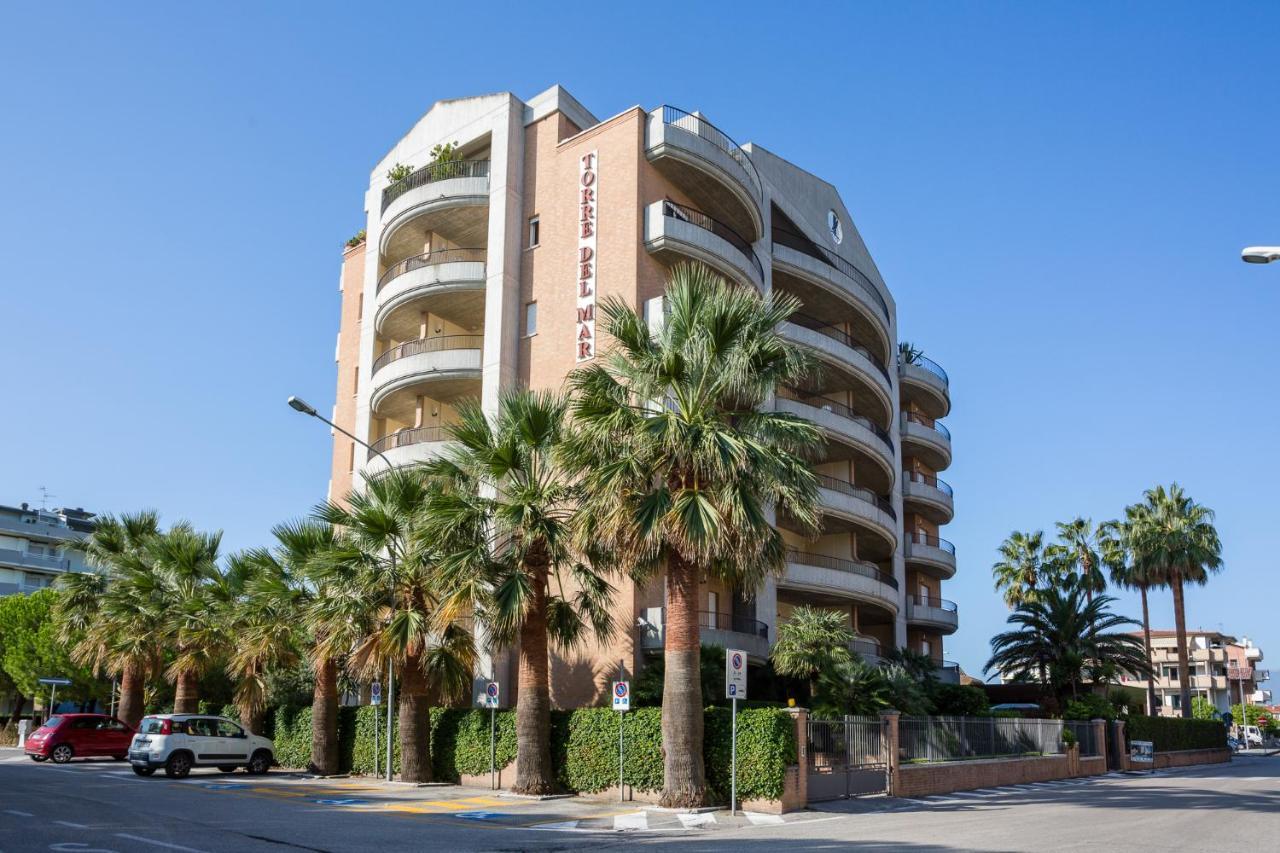 Residence Torre Del Mar Alba Adriatica Exterior foto